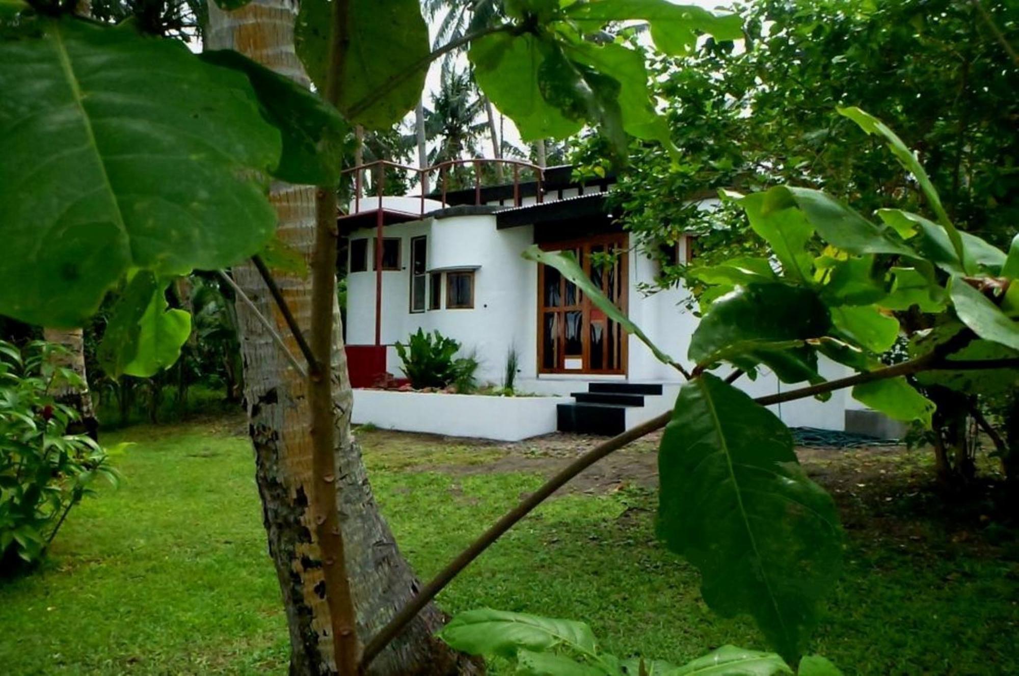 SomeWhere Else Boutique Resort Mambajao Extérieur photo